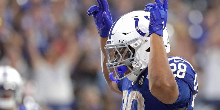 Colts destroy Raiders at home