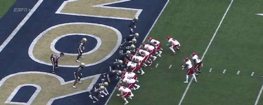 D'Shawntae Jones rushes for a touchdown