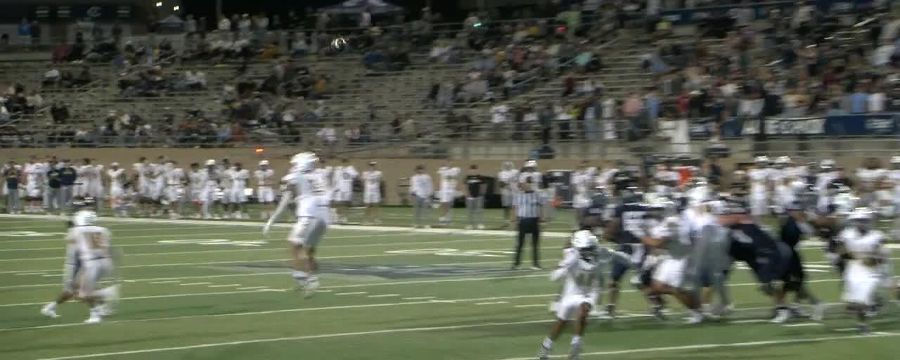 Caden Pinnick throws 7-yard touchdown pass to Mitchell Dixon