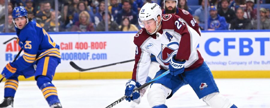 Nathan MacKinnon scores beautiful backhander for Avs