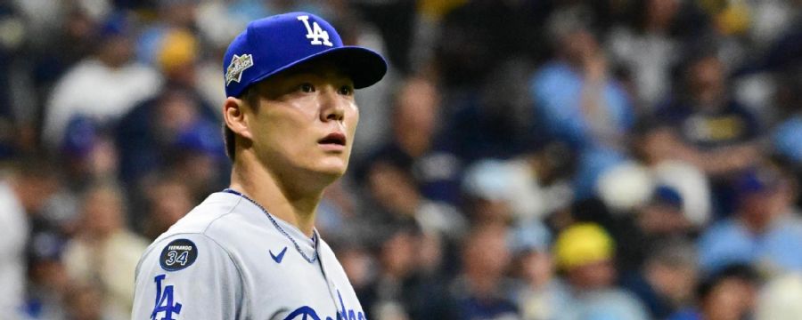 Yamamoto tosses complete-game gem as Dodgers take 2-0 series lead