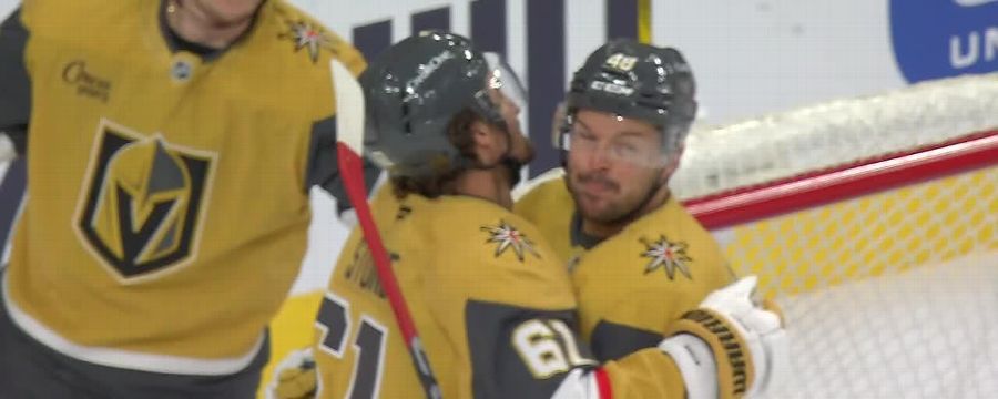 Tomas Hertl capitalizes on the power play