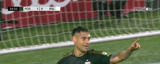 Felipe Mora scores 2 goals in 1st half for Timbers