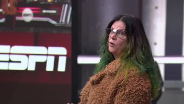 'Inside the NBA' crew makes fun of Chuck breaking glasses