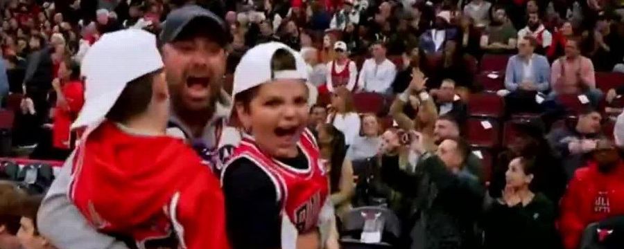 Bulls fans love Josh Giddey's clutch 3