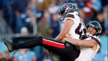 Texans pull out 3-point win over Titans