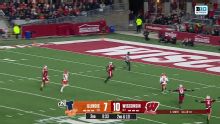 Darrion Dupree runs for 2 TDs, Wisconsin beats Illinois 27-10