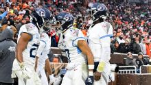 Tony Pollard runs rampant in Titans win