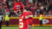 Texans pick off Mahomes 3 times as Chiefs' playoff hopes fade