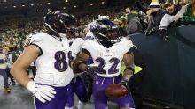 Derrick Henry's virtuoso performance helps Ravens stay alive with 41-24 win over Packers