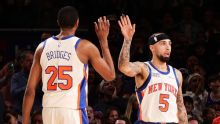 Knicks snap Spurs' 11-game winning streak