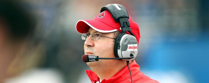 Buffalo hires South Carolina assistant Pete Lembo as next coach