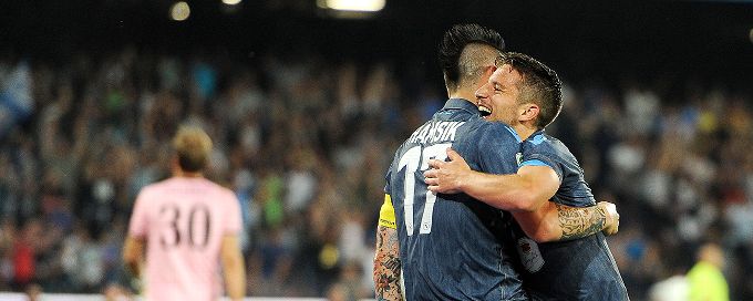 Dries Mertens brace keeps alive Napoli's Champions League hopes