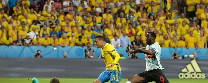 Lukaku trains with Anderlecht, wants to quit Utd