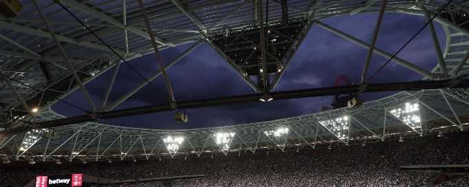 West Ham begin life in Olympic Stadium with a good win and full crowd