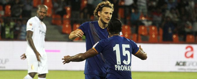 Ex-Man United striker Forlan sacked as Penarol manager after 11 games