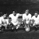 Ο τερματοφύλακας Πούσκας Ποστέκογλου χαιρετίζει τον θρύλο της Ρεάλ Μαδρίτης Ο τερματοφύλακας Πούσκας Ποστέκογλου χαιρετίζει τον θρύλο της Ρεάλ Μαδρίτης