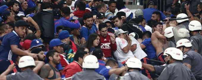 Fans arrested during Corinthians-Universidad de Chile match