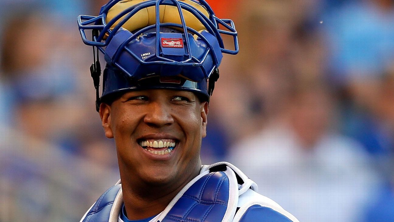 Kansas City Royals, C Salvador Perez agrees to 4-year extension