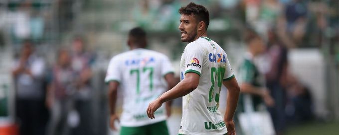 Chapecoense give crash survivor Alan Ruschel extended deal