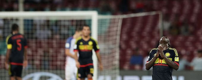 Penaloza stars as Colombia beat USA to reach the knockouts