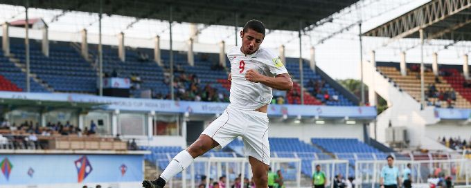 Iran hold on for fighting win against Mexico