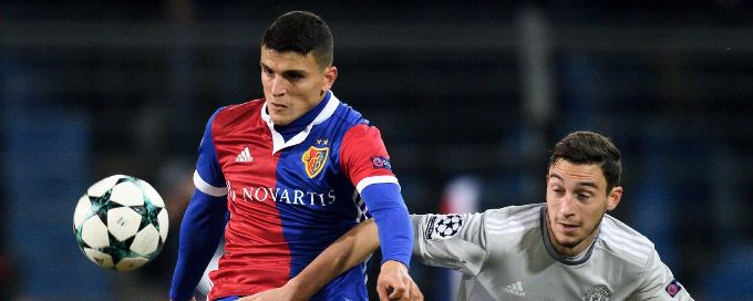 Southampton sign midfielder Mohamed Elyounoussi to five-year deal