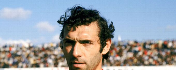 Sporting Gijon and Barcelona great Enrique Castro 'Quini' dies, aged 68