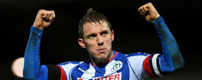 Former England and Liverpool defender Stephen Warnock to retire