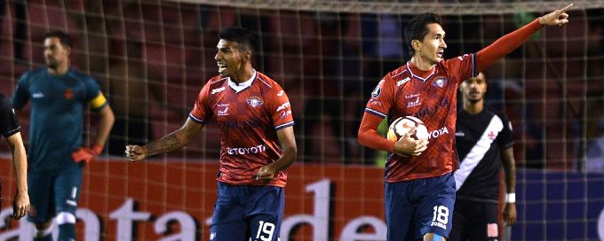 Bolivian team Universitario forfeits match at 7-0 down after playing youth team
