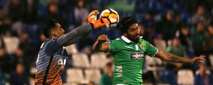 Sebastian Abreu throws table at fans after insults in Chilean league game