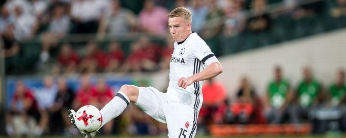 Wellington Phoenix loan Michal Kopczynski from Legia Warsaw