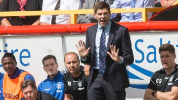 Steven Gerrard: Artificial turf should not be used in 'elite football'