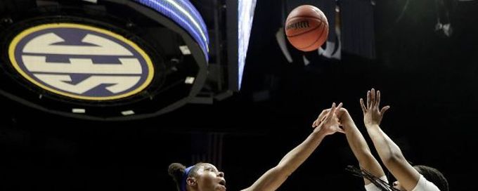 Ex-UK center Harrison transferring to Lipscomb