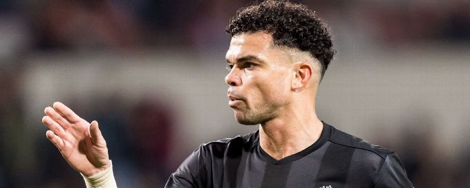 Pepe leaves Besiktas staff cash tip as parting gift after contract terminated - sources