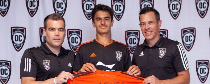 Adieu, Adu! Jacobs youngest to sign U.S. deal
