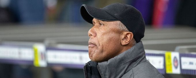 Toulouse sack manager after Kombouare Coupe de France defeat to amateurs