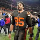 Browns DE Vernon restructures contract, will get $11 million guaranteed in 2020
