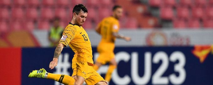 Standard Liege signs Socceroos midfielder Aiden O'Neill