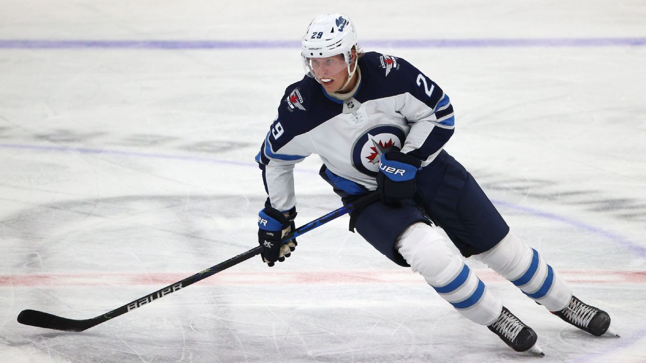 Blue Jackets' Laine lands on IR with ankle injury