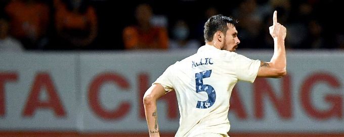 Late goal lifts Buriram United over defending champs Chiangrai United
