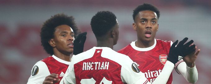 Arsenal rally past Molde to stay top of Europa League Group B