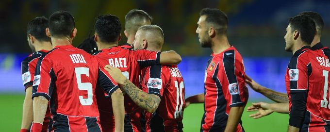 Serie B club Cosenza play with 12 men; quickly reduced to 10 after sending off