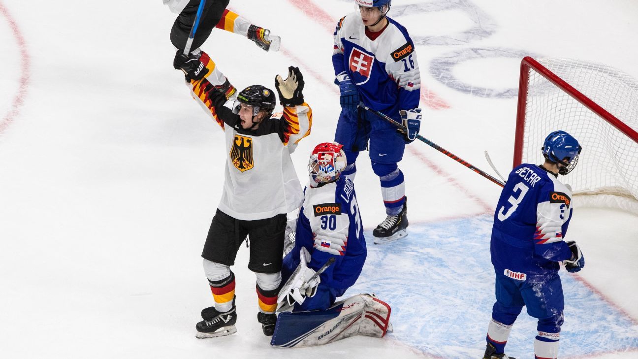 Nemecko porazilo Slovensko gólom Maria Zimmermanna po predĺžení na MS juniorov v hokeji