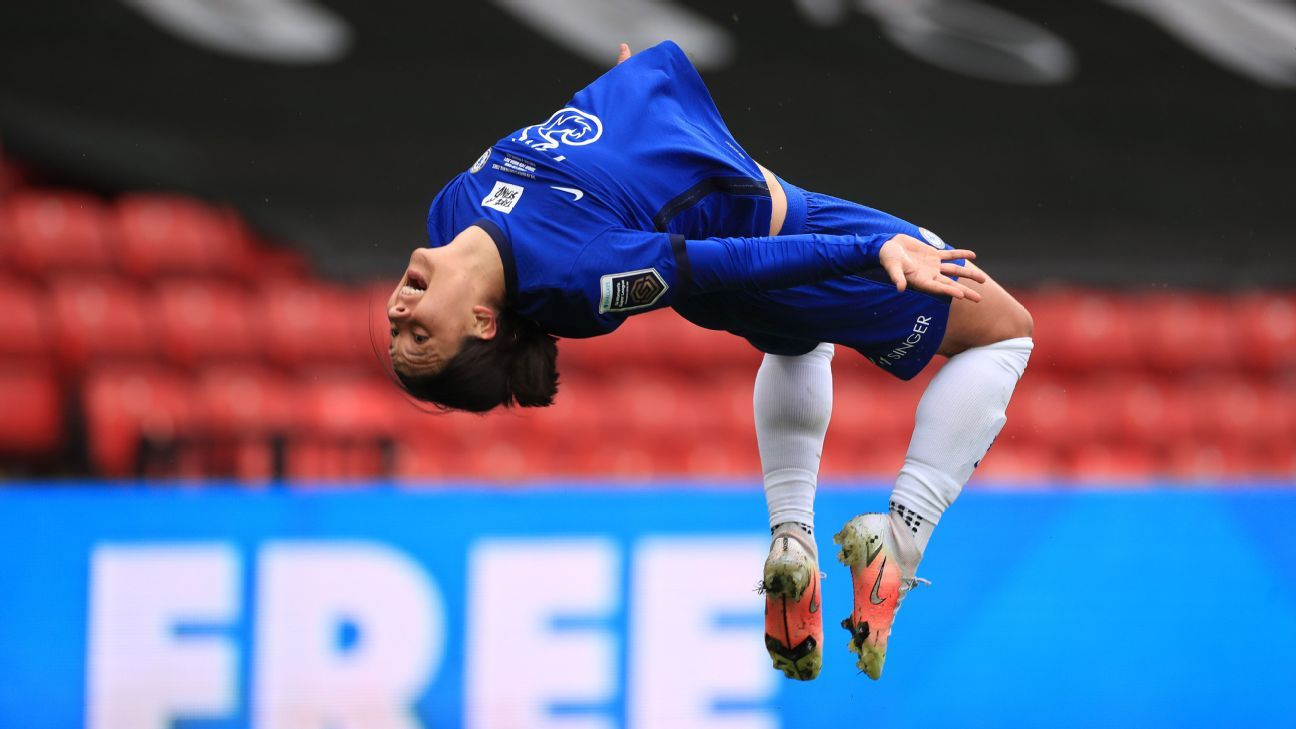 Photo of Kerr, Kirby dominate as Chelsea retain Conti Cup