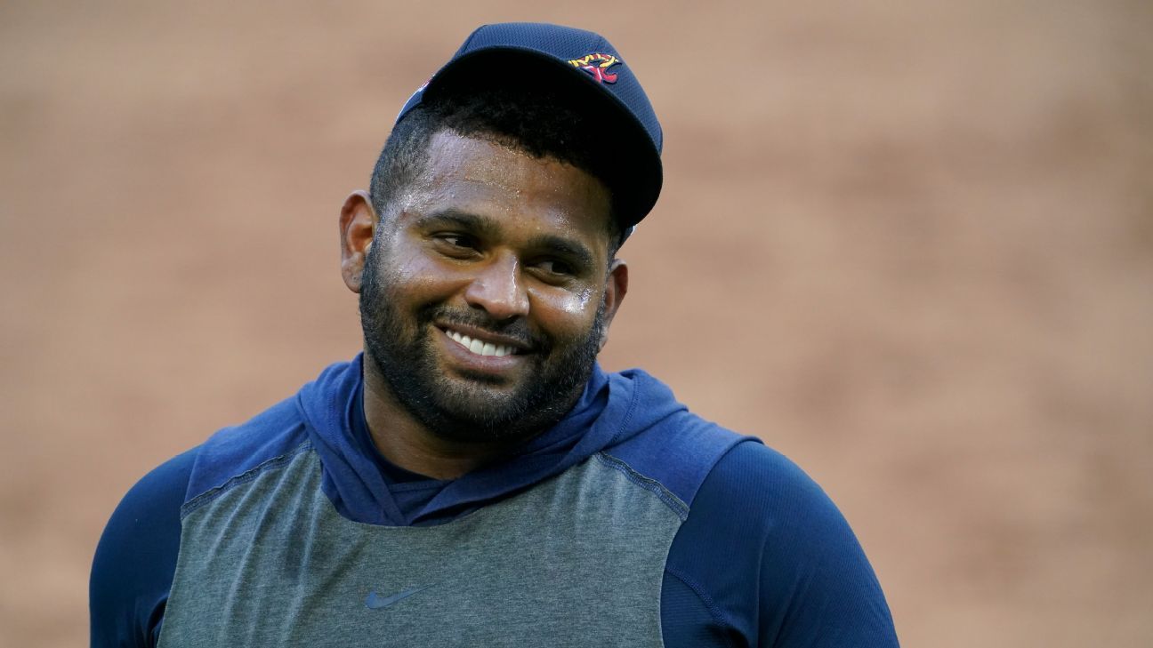 Pablo Sandoval makes the lineup for the opening day of the Atlanta Braves