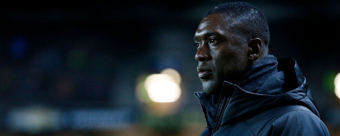Players should be punished for covering faces in battle against abuse - Seedorf