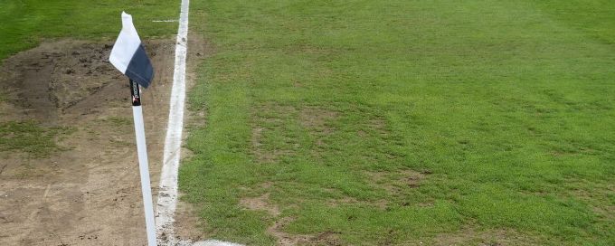 Ex-player attends game after death tributes, club sorry again