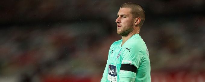 Man United eye West Brom's Johnstone as De Gea replacement - sources