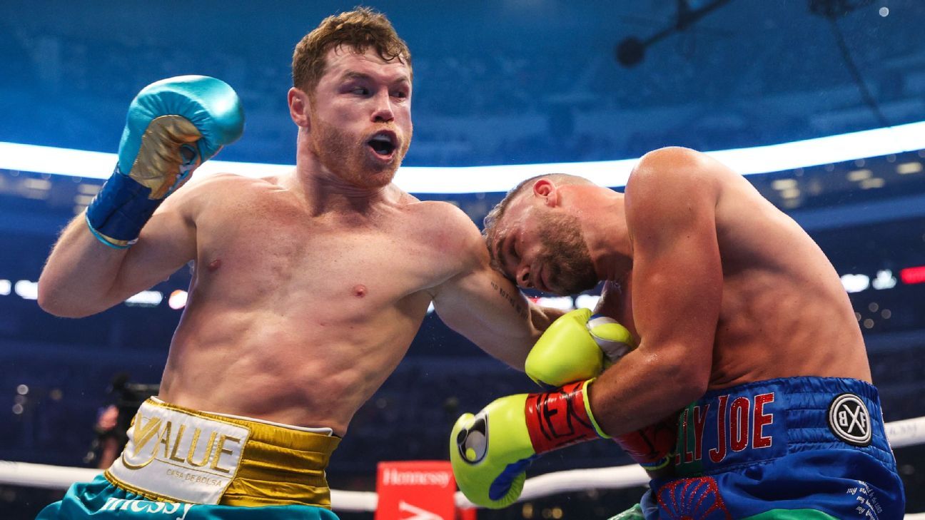 Canelo finished beating Billy Joe Sanders and lifted the new title